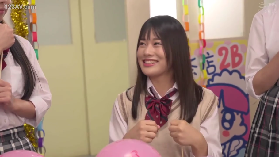 室内 · 面部 · 站立 · 微笑 · JK校服 · 校园风 · 握物 · 粉色气球