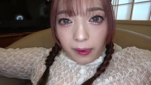 室内 · 诱惑 · 白色蕾丝衫 · 顔の極端なクローズアップ · 正面视角 · 舔弄嘴唇 · 粉色双马尾