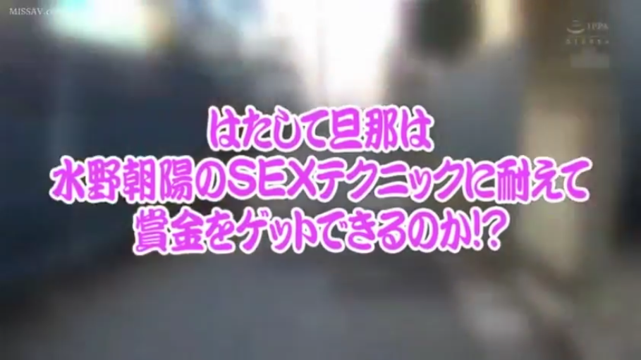 室内 · 微笑 · 面部特写 · 裸体 · 多人 · 围拢姿势 · 集体观察