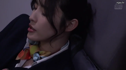 室内 · 脸部 · 陶醉 · 制服 · 呻吟 · 仰靠