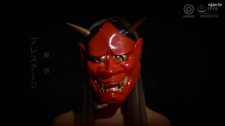 室内 · 头部特写 · 正面 · 裸肩