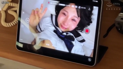 室内 · 校服 · 自拍 · 侧卧 · 制服诱惑 · 流泪 · 局部 · 平板电脑