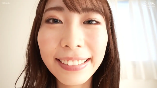 室内 · 微笑 · 对视 · 常服 · POV · 脸部大特写 · 正对镜头