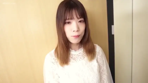 卧室 · 全景 · 床 · 内衣 · 侧卧 · 暗光 · 触摸 · 昏睡