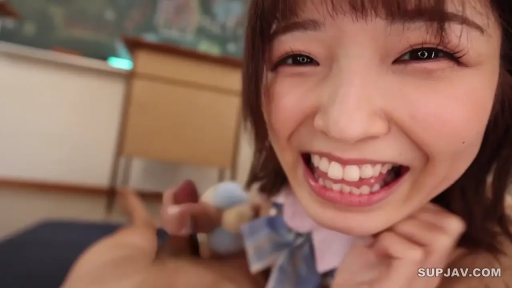 室内 · 顔のクローズアップ · 制服 · 对视 · POV · 前傾 · 輝く笑顔