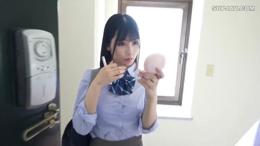 Indoor · Stand · Half-body · 学生装