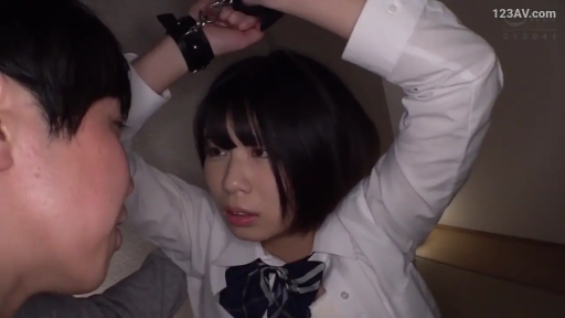 Indoor · Melancholy · School uniform · Kneeling posture · 手部 · 制服 · 手铐 · 被缚