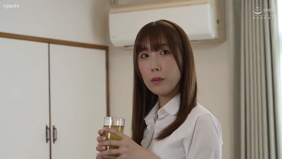 室内 · 胸部特写 · 揉捏乳房 · 陶醉 · 仰卧 · POV视角 · 裸露