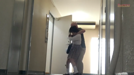 校服 · 搂抱 · 全景 · 走廊 · 剧情向 · 书包 · 纠缠