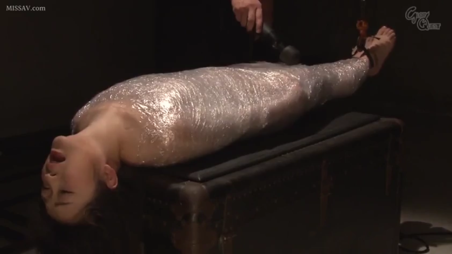 Indoor · Side view · Supine · 保鲜膜包裹