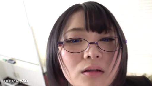 室内 · 面部 · 眼镜 · 眼镜 · 平静 · 注视镜头 · POV · 正面