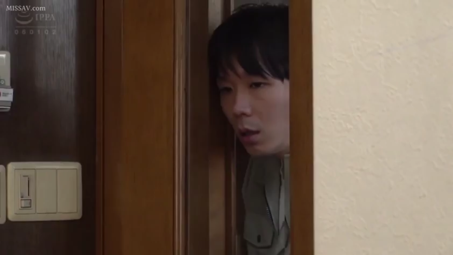 顔 · 男性 · 惊讶 · 门口 · 覗き · スイッチパネル · 夹克 · 偷看