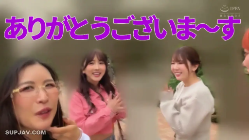 沙发 · 紫色丝袜 · 马赛克 · 三人 · 陶醉 · 臀部 · 皮沙发 · 多人群交