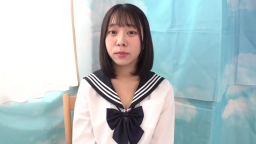 室内 · 坐姿 · 面对镜头 · 半身 · 平淡 · 水手服 · 短发