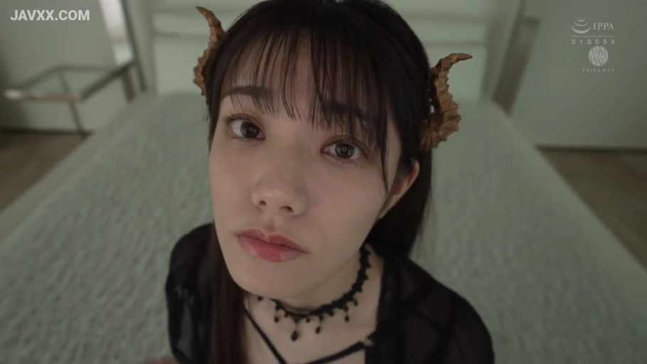 室内 · 俯身 · 全裸 · 口交 · 特写 · 深喉 · 卖力