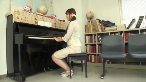 露乳 · 脸部 · 全裸 · 仰卧 · 项链 · 床上 · 呻吟 · 高潮颜