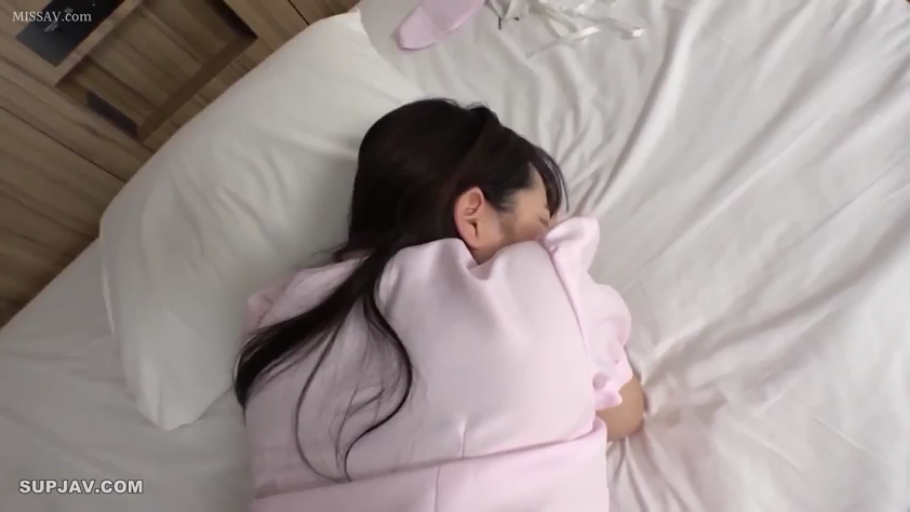 卧室 · 粉色护士服