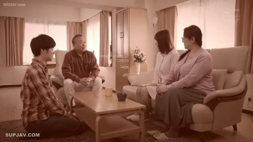 坐姿 · 严肃 · 客厅 · 茶几 · 远景 · 谈话 · 便装 · 家庭场景