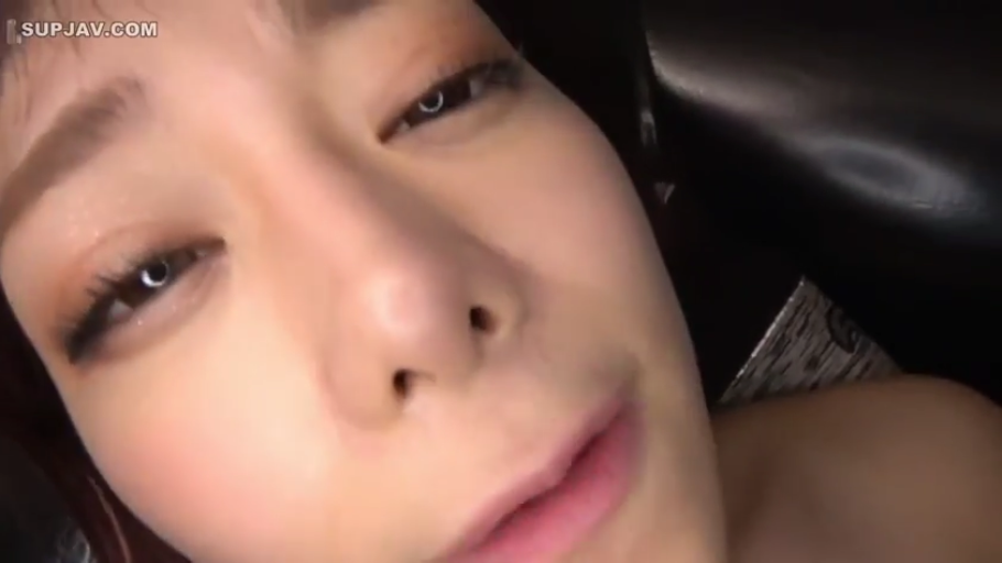 Indoor · Close-up of the face · Nude · 躺卧