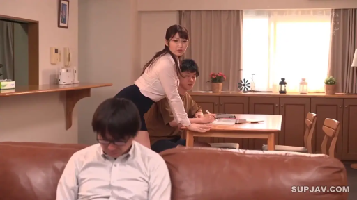 俯身 · OL装 · 全景 · 客厅