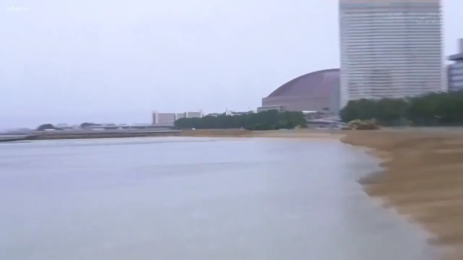 室内 · 顔 · 全裸 · 平静 · 注視 · 寝姿 · ショートヘア