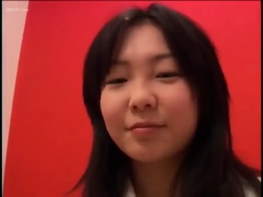 室内 · 脸部特写 · 微笑 · 注视 · 长发 · 便装 · 正面