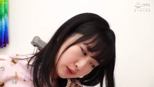 室内 · 马赛克 · 性行为 · 陶醉 · 私处特写 · 按摩棒 · 白色内衣 · 开腿仰卧