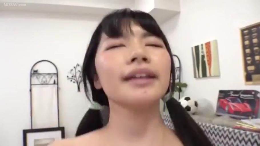 室內 · 臉部特寫 · 正面 · 裸肩