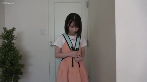 室内 · 站姿 · 臀部 · 丁字裤 · 诱惑 · 多人 · 抚摸