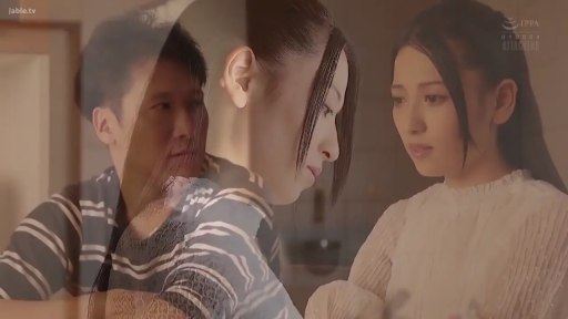 室内 · 面部 · 休闲服