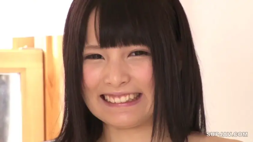 室内 · 脸部 · 甜美 · 微笑 · 裸露 · 正面 · 素人