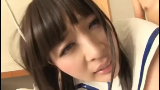 交谈 · 全身 · 教室 · 自然 · JK校服 · 饮料瓶 · 张腿坐姿 · 露出内裤