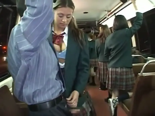 扶手 · 制服 · 车内 · 跨坐 · 笑容 · 私处 · 露出 · 手淫