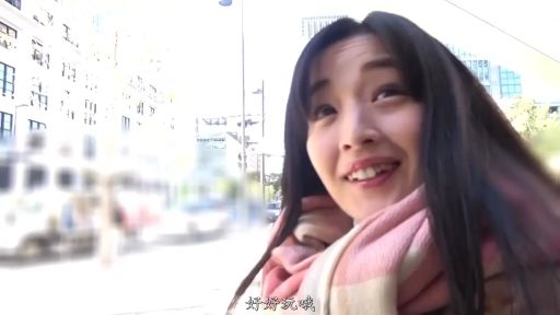 面部特写 · 室外 · 仰视 · 自拍 · 兴奋 · 围巾 · 生活记录