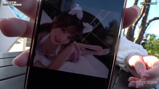 手机 · Outdoor · Phone screen · 俏皮 · Local · Show photo · Cat ear outfit · 手持