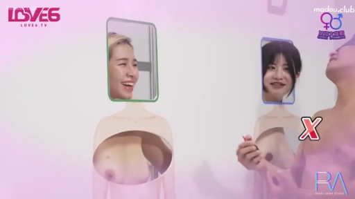 室内 · 胸部 · 站立 · 开怀大笑 · 互动触摸 · 人体立牌 · 裸露立牌