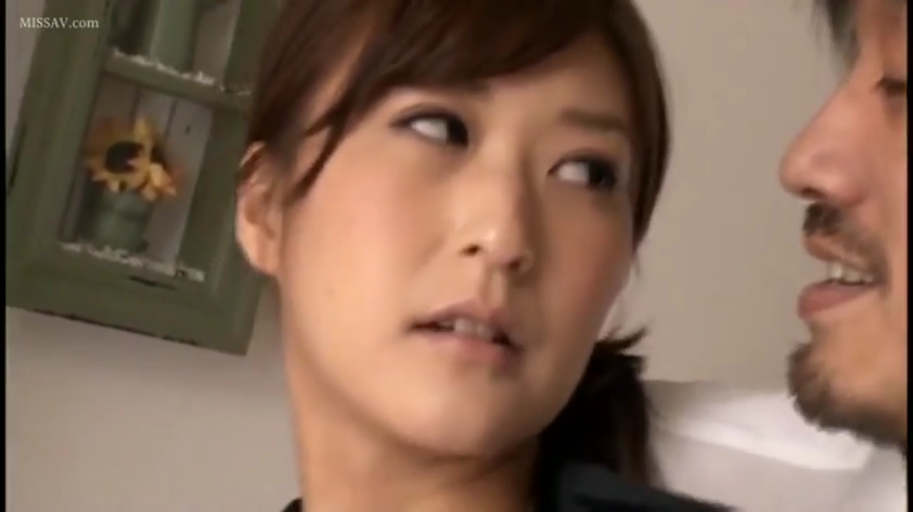 性交 · 胸部 · 露乳 · 卧室 · 迷离 · 台灯 · 跪爬 · 蓝色比基尼