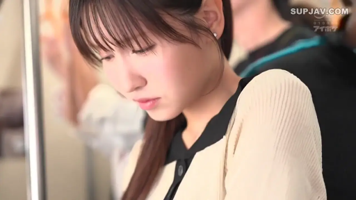 瞑想 · 憂鬱 · 顔 · 站立 · 电车 · 横顔 · 手すり · ニットトップス