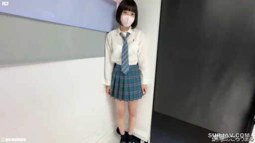 Indoor · Whole body · Stand · Facing the camera · JK Uniform · 短发 · 口罩 · 戴口罩