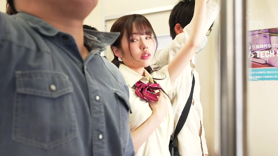 School uniform · Stand · 面部特写 · 电车