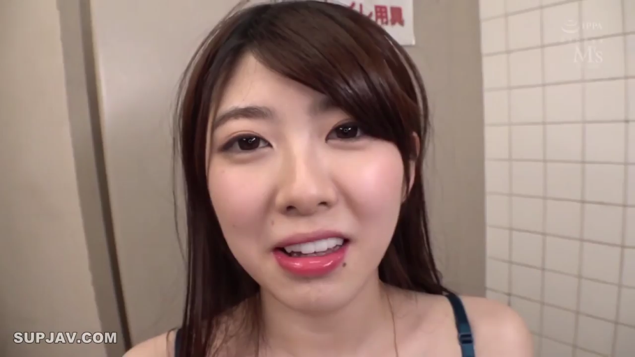 室内 · 诱惑 · 口腔特写 · 正面 · 吐舌 · 上衣 · 舌尖精液