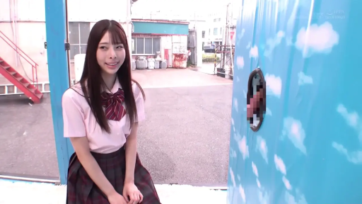 全裸 · 胸部特写 · 浴室 · 展示 · 巨乳 · 站姿 · 微笑 · 木质墙壁