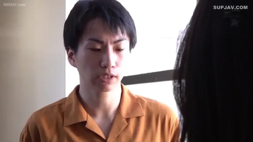 室内 · 忧郁 · 脸部 · 站立 · 对话 · 男性角色 · 橙色衬衫