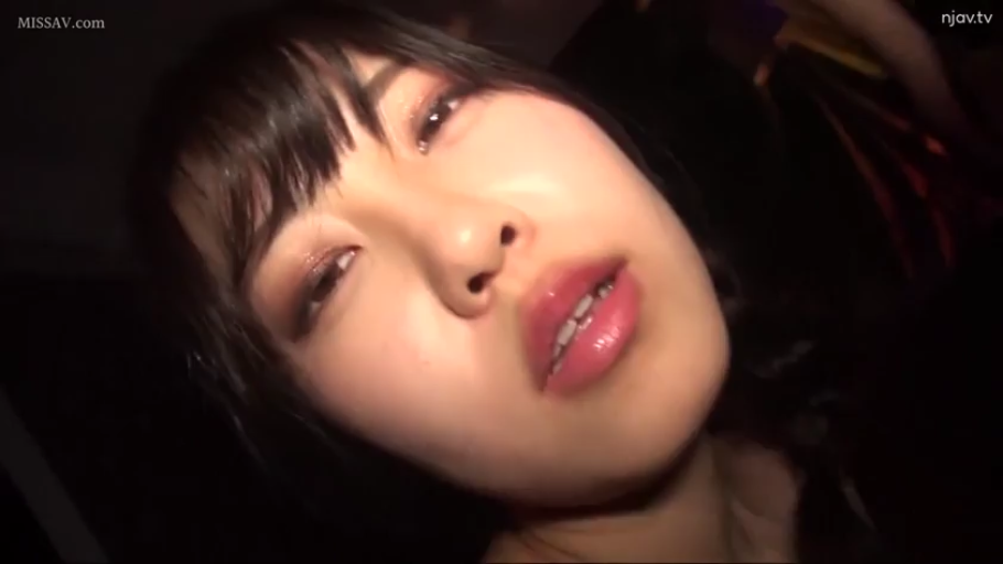 室内 · 脸部特写 · 销魂 · 裸体 · 亚洲人 · 躺姿