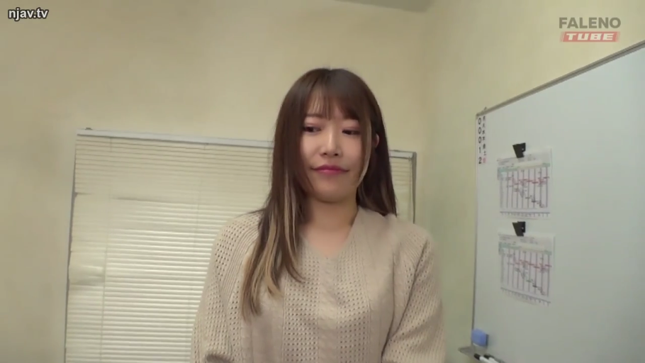面部 · 愉悦 · 口交 · 沙发 · 客厅 · 半裸 · 有码 · 躺姿