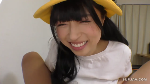 Indoor · 胸部 · masturbation · Smile · White T-shirt · Spread legs · 私处露出