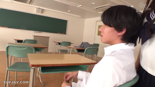 Sitting Posture · Classroom · 平静 · Student school uniform · Side face · 课桌椅 · 发呆 · 校园生活