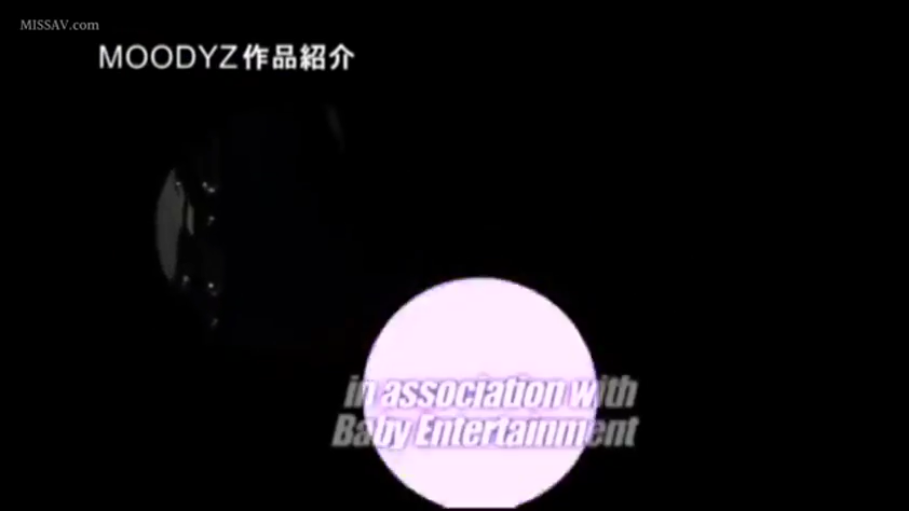马赛克 · 沙发 · 腿部 · 客厅 · 正常 · 性诱惑 · 坐位开腿 · 白衫黑丝高跟