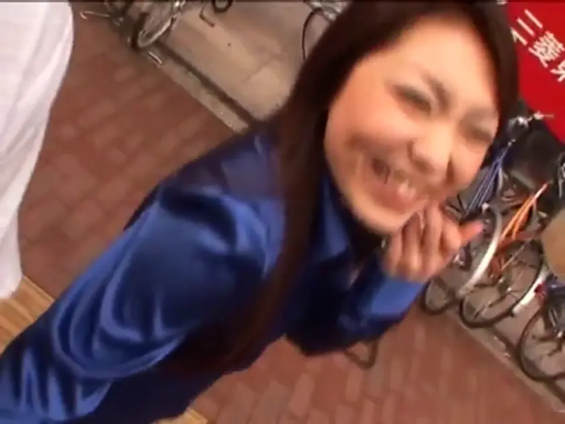 严肃 · 医院 · 白大褂 · 站立 · 否 · 听诊器 · 女医生 · 巡视