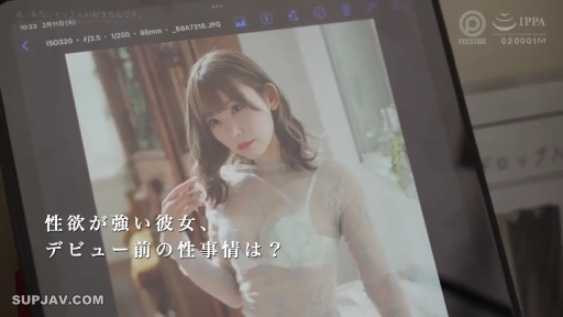 揉乳 · 校服 · 教室 · 中景 · 课桌 · 男女 · 担忧 · 后抱